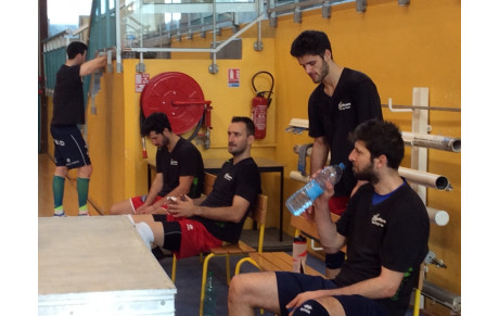 Les Pros: Pas de match alors on bosse !