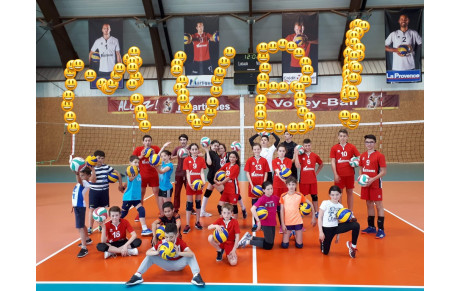 Stage de Pâques : des jeunes,des sourires et du Volley ! 